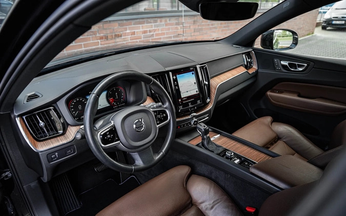 Volvo XC 60 cena 127900 przebieg: 152000, rok produkcji 2019 z Kobylin małe 781